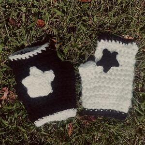 Star Girl Crochet Gloves - Winter Handmade Mittens